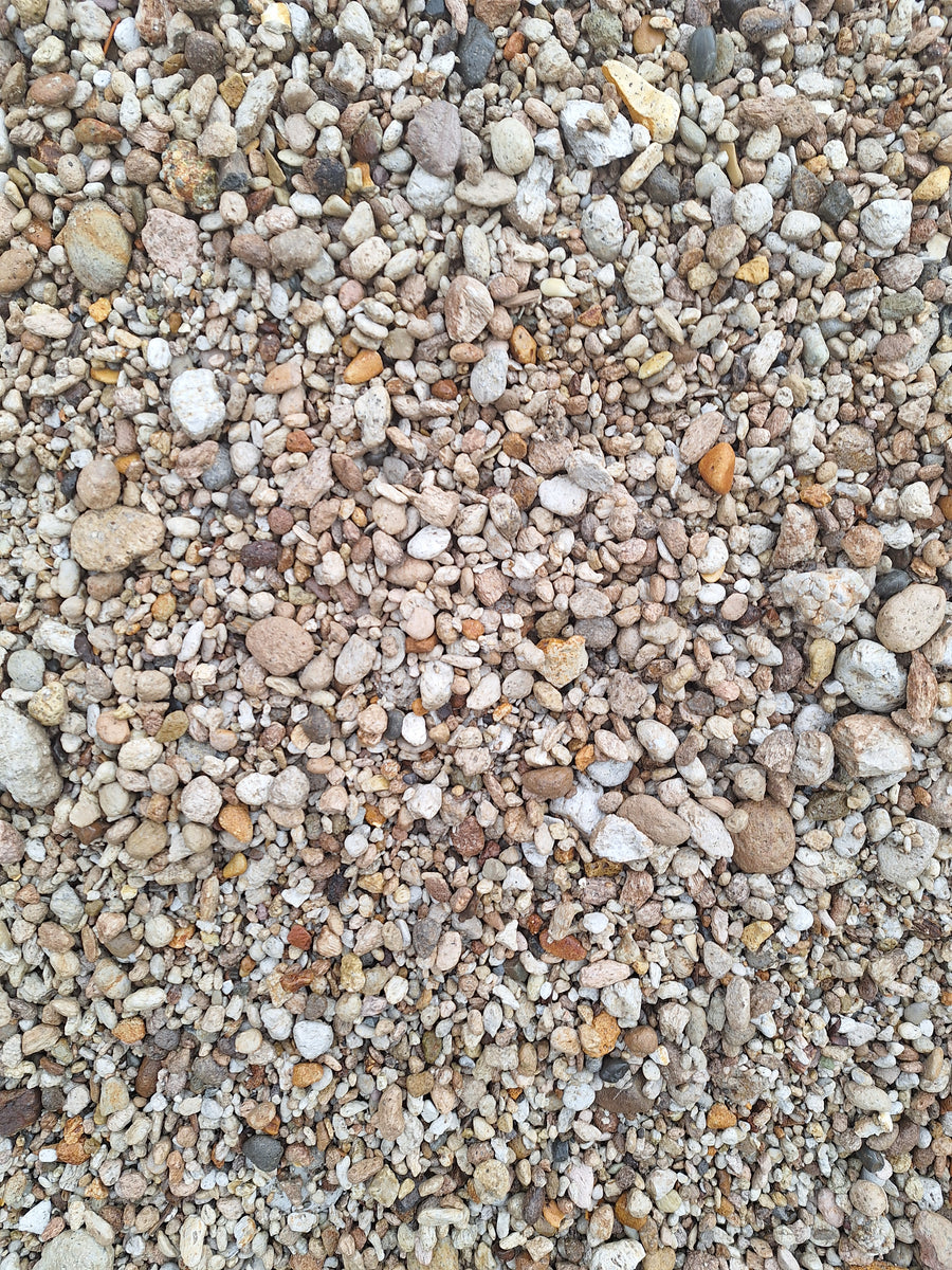 Golden River Run Pebbles 520mm
